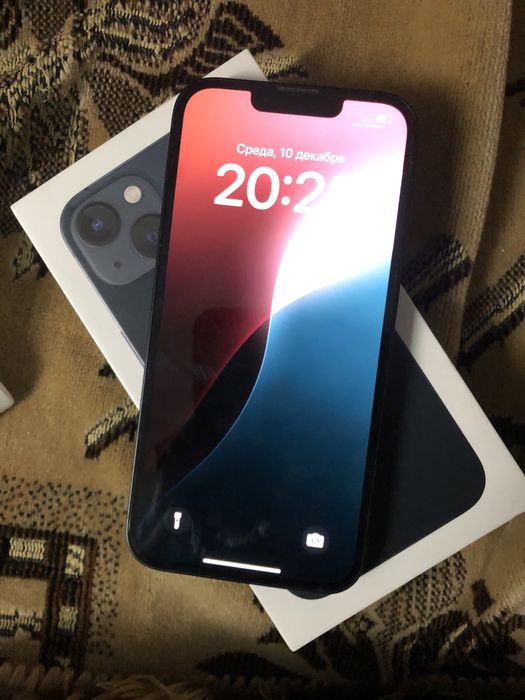 Продам или обмен айфон 13 128 гб