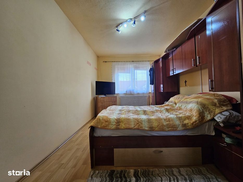 CASA individuala+ 371 mp teren/ pivnita Terezian reper Lac Binder