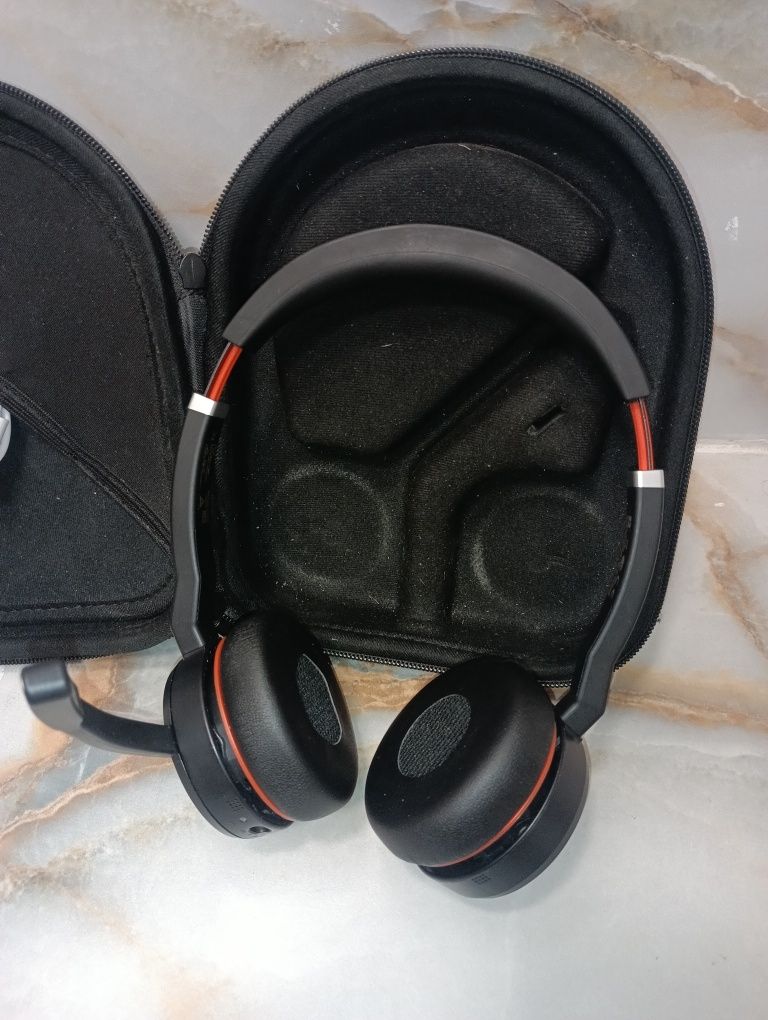 Jabra Evolve 75 в калъф - 95 лв
