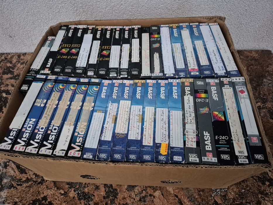 Vând 72 casete video VHS originale Basf ,colecție filme drama,western