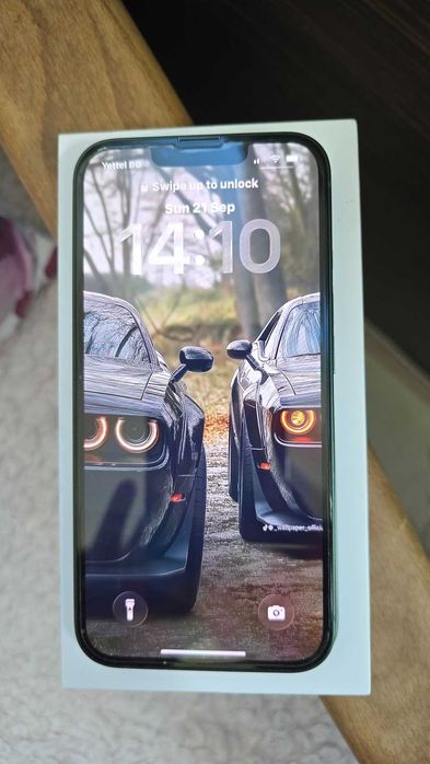 iPhone 13 Green 128 GB – пълен комплект, с остатъчна ГАРАНЦИЯ