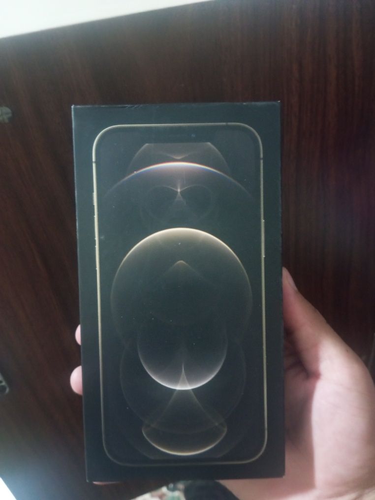 Iphone 12 pro max karobka sotiladi