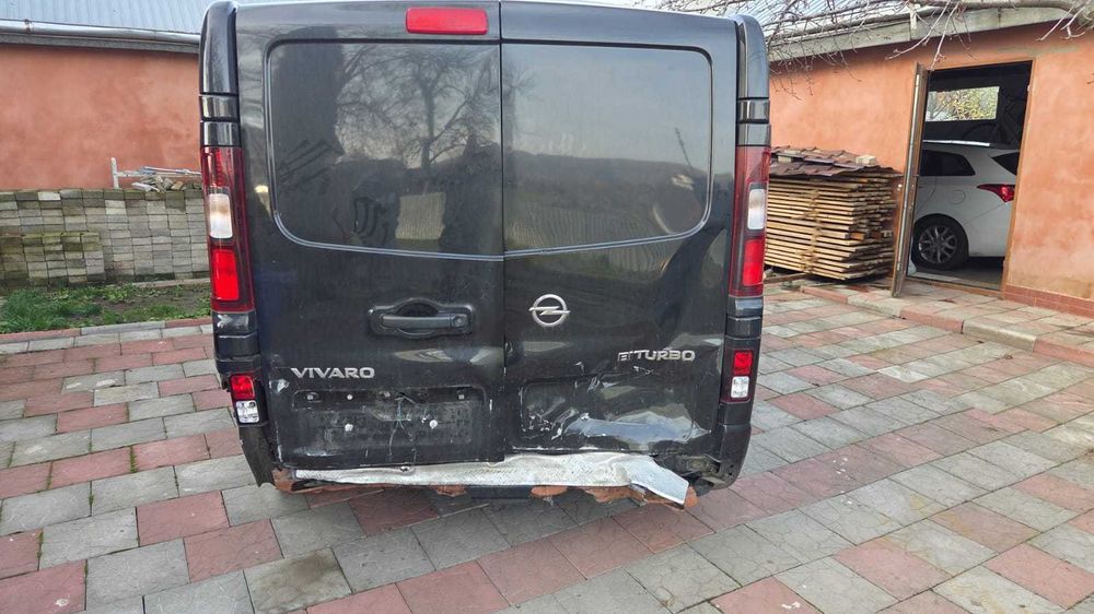 opel vivaro 5 locuri 1.6d 2015 avariat