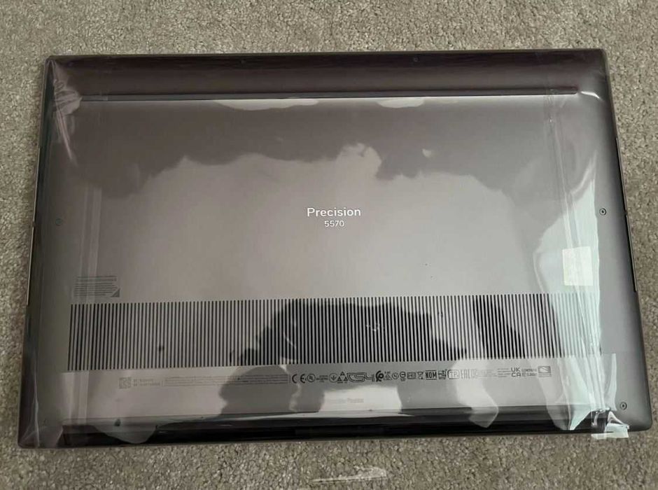 Лаптоп Dell Precision 5570 15.6 i7-12800H / 32 RAM / 4 K - touch - НОВ