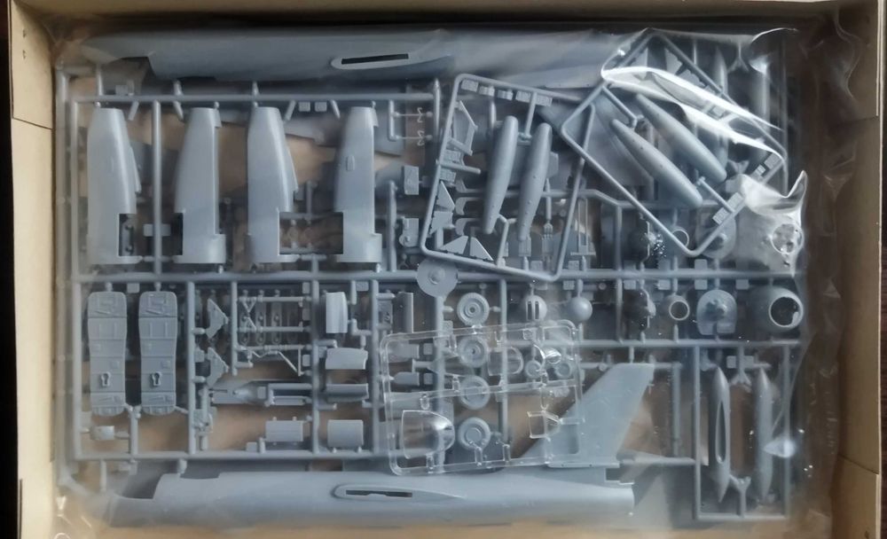 сборная модель самолёта Ил-28У в масштабе 1/72 МЕГАРАРИТЕТ!