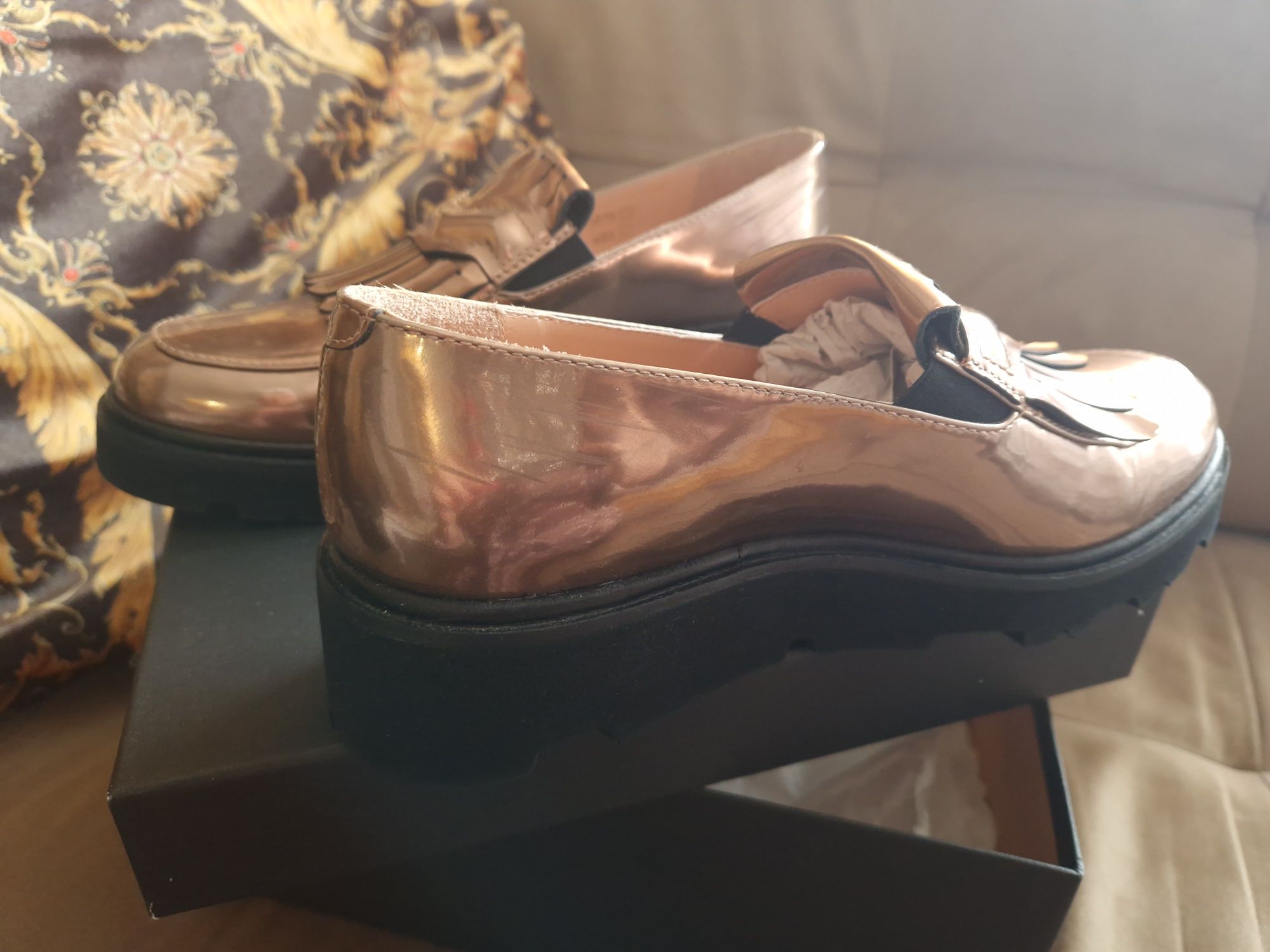 Обувки естествена кожа в розово злато с огледален ефект