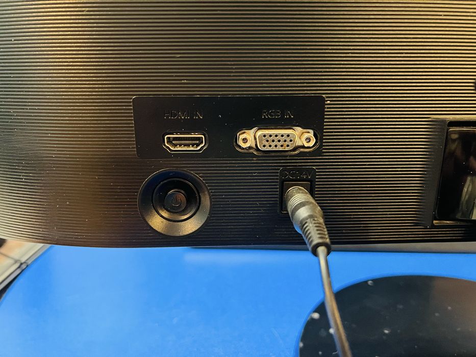 Vand Monitor Samsung 22” HDMI