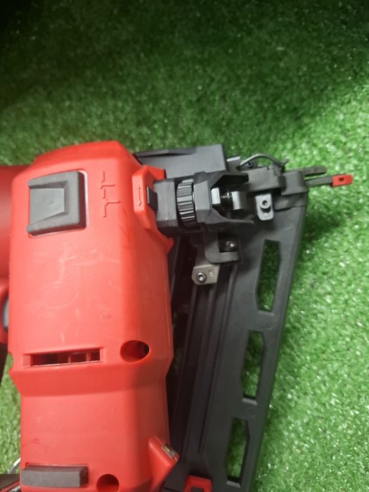 Чисто нов такер на Milwaukee M18 FN16GA