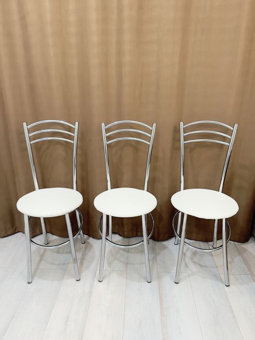 Продам 3 кухонных стула