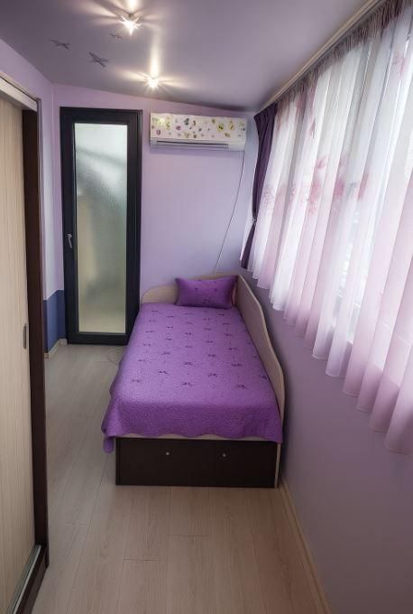 Тристаен апартамент в района на Зимно кино Тракия!