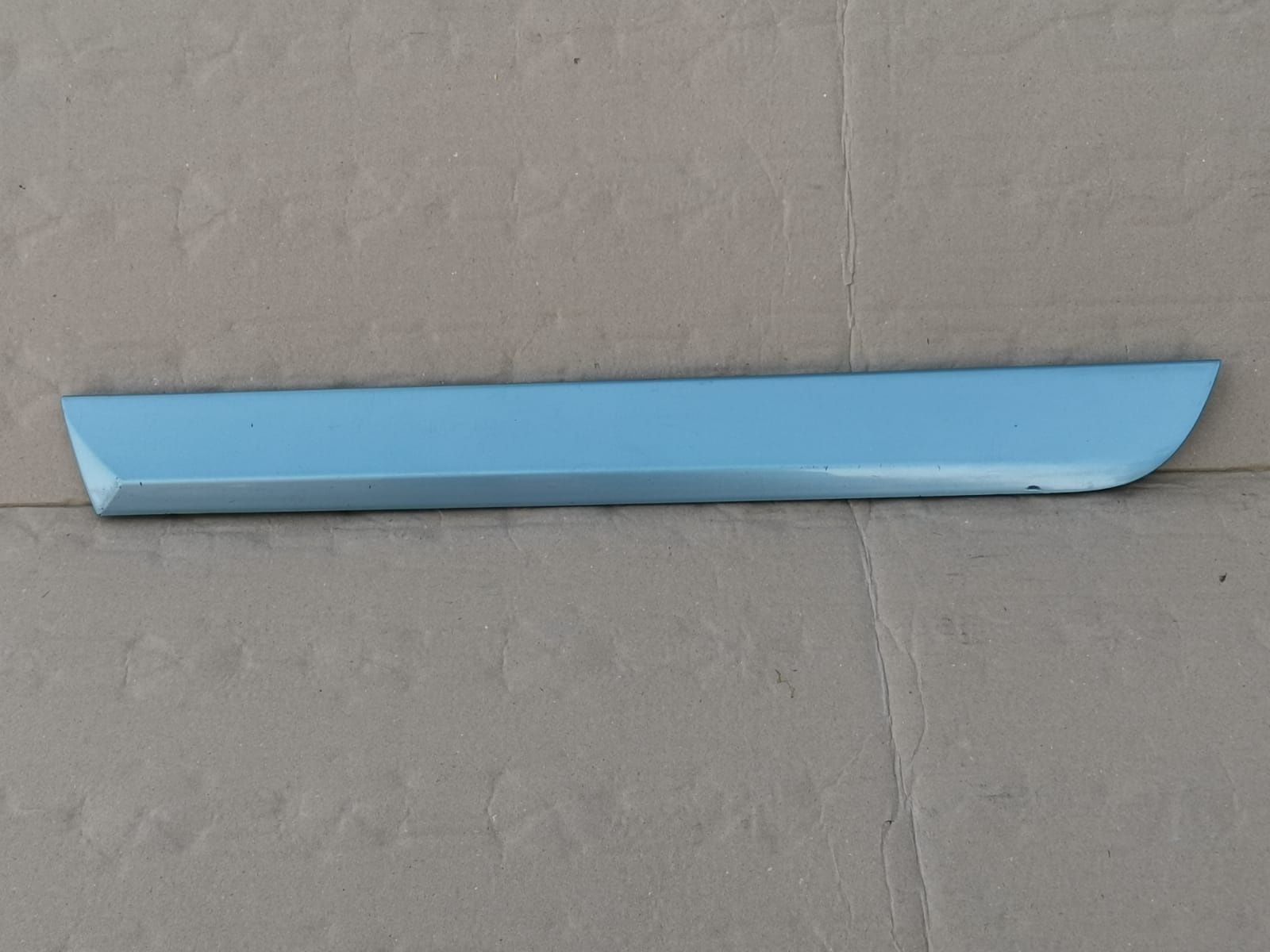 Bandou inferior usa portiera stanga spate audi a4 b7 8E0853969E LY5J