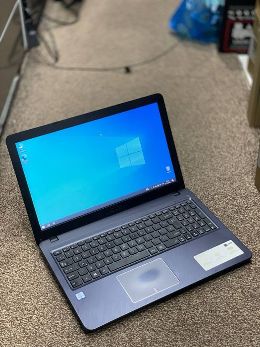 Asus Vivobook Core i3