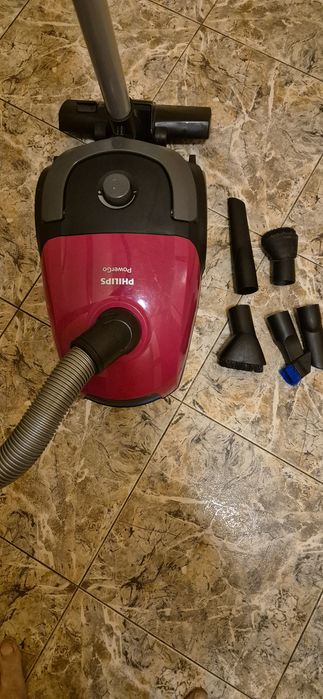 Прахосмукачка Филипс PowerGo