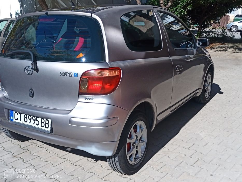Тойота Ярис 2004г 1000кубика 68кс  бензин.