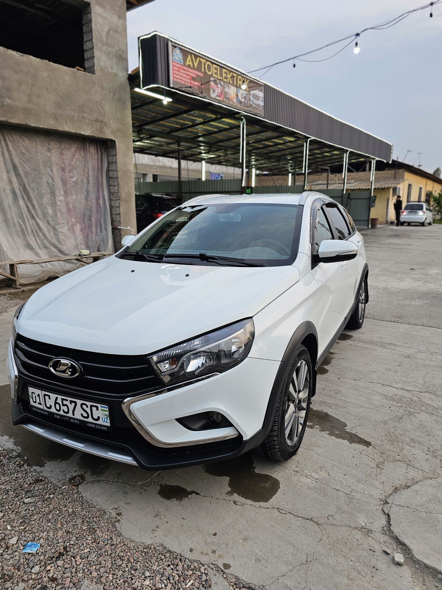 Lada Vesta SW Cross luxe multimedia