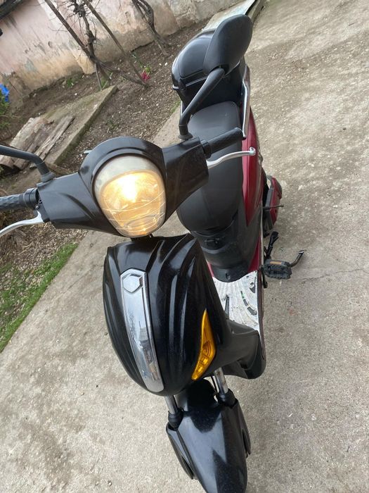 Vând scuter electric