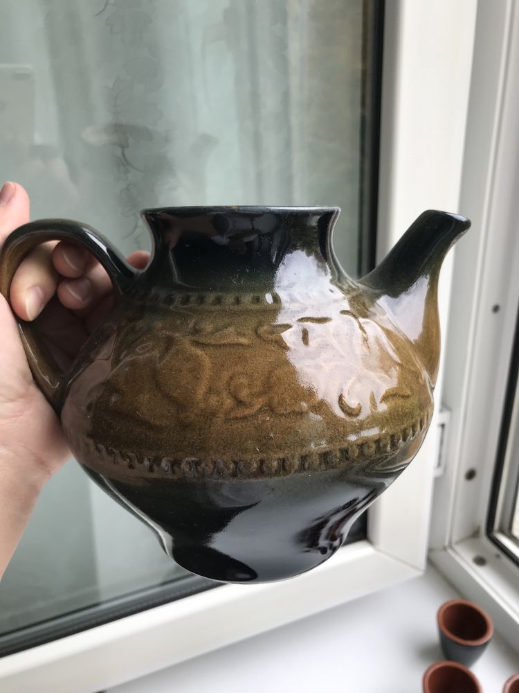 Чайник с чашечками