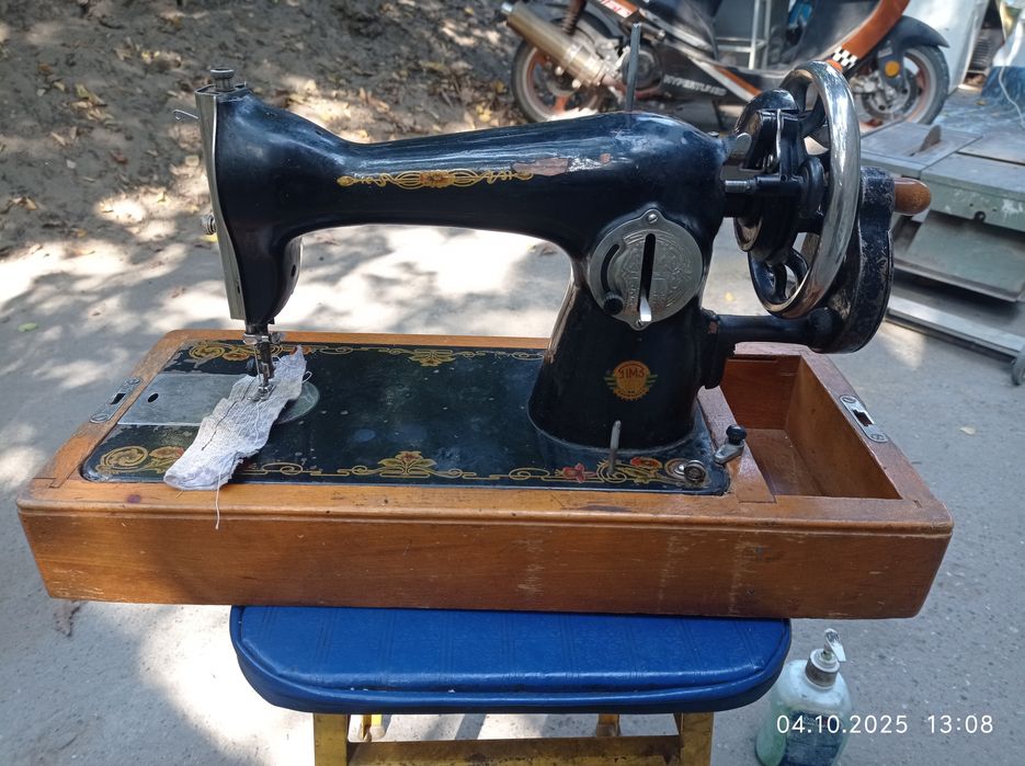 Продам швейные машинку