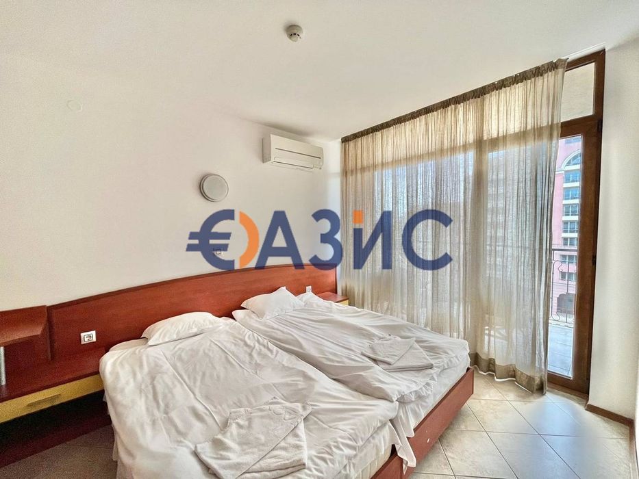 Продава се Двустаен апартамент в к.к. Слънчев бряг - 71 кв.м за 1000 €/кв.м - Снимка #3
