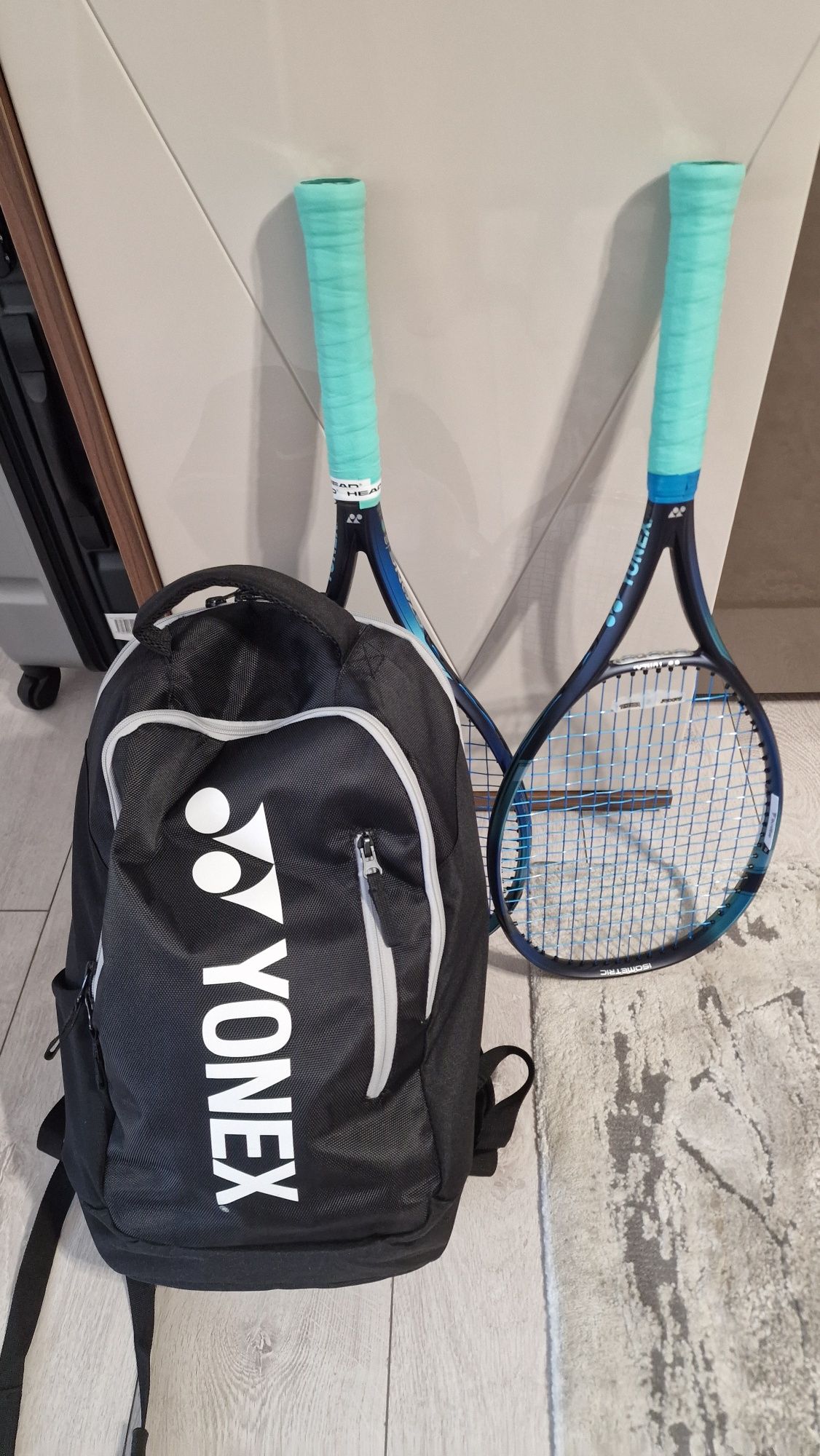 Yonex eZone 100, 300gr.