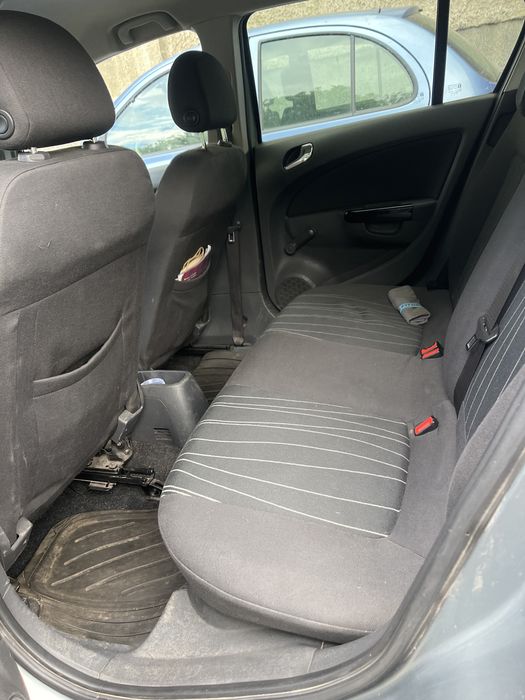 Opel Corsa 2011 година