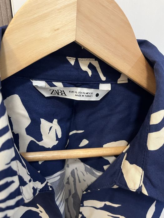 Дамска блуза с принт на марката Zara
