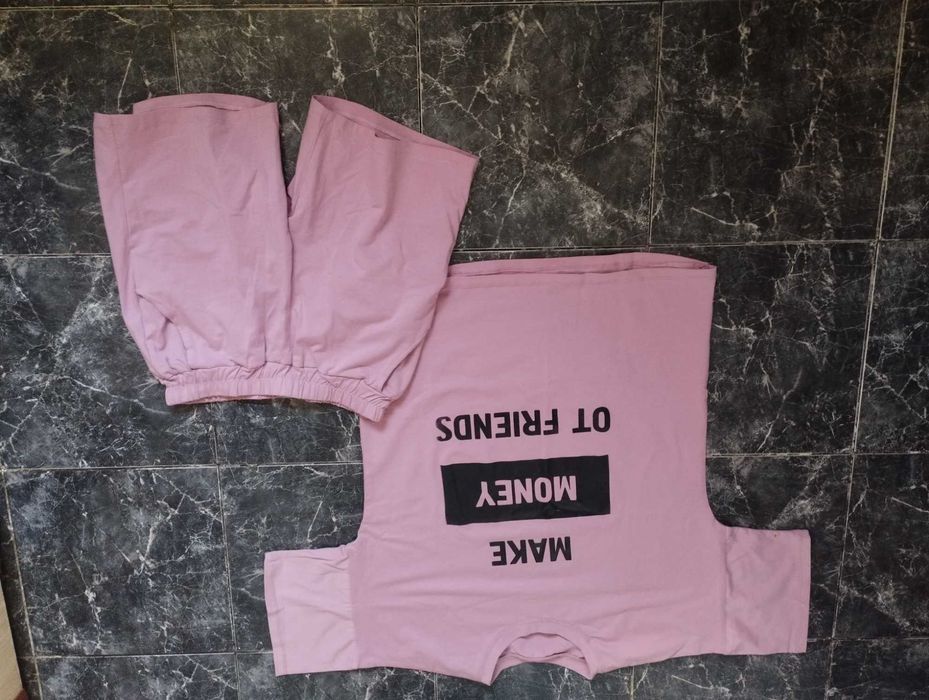 Костюм (футболка+шорты). Новый. 44р-р