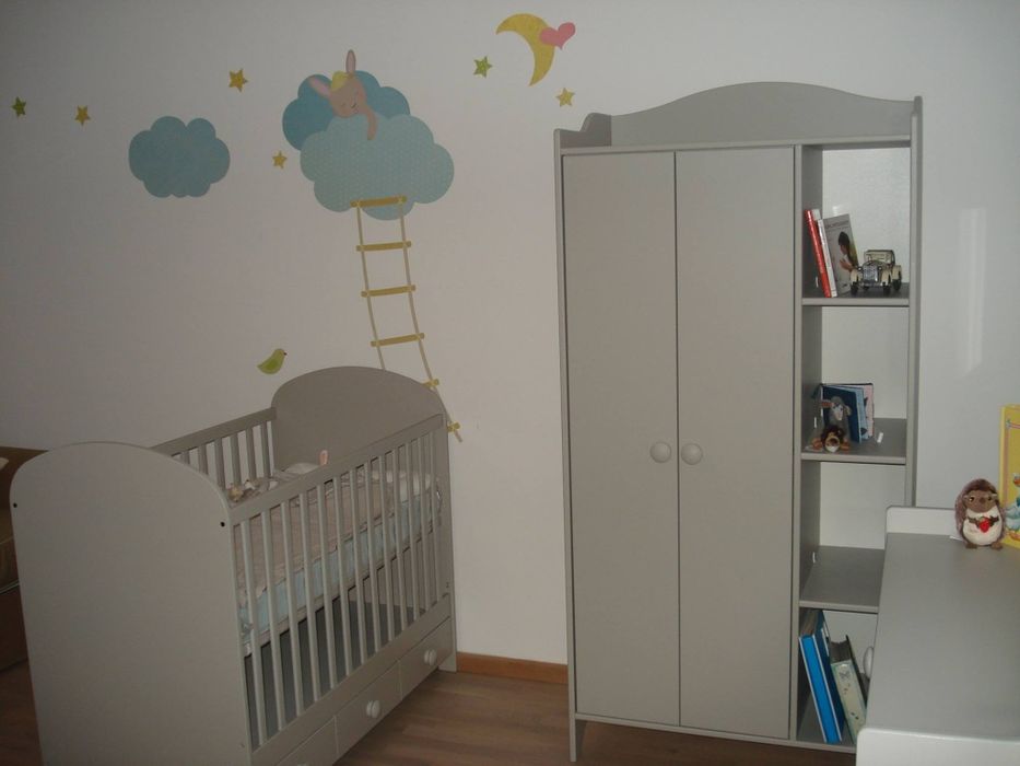 Dulap si comodă IKEA pentru camera copiilor
