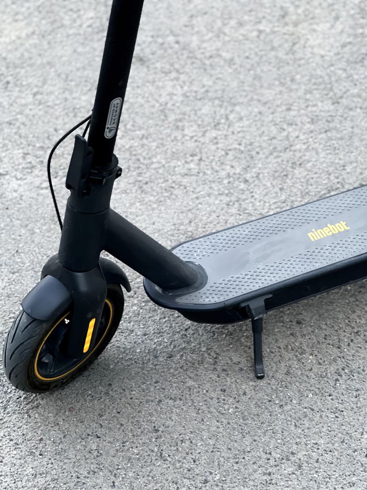 Самокат NineBot KickScooter Max