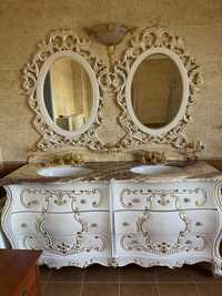Мебель в ванную с двумя раковинами со смесителями