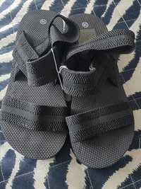 плажни сандали черни