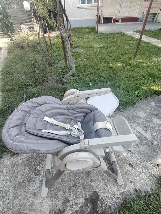 Scaun de luat masa chicco