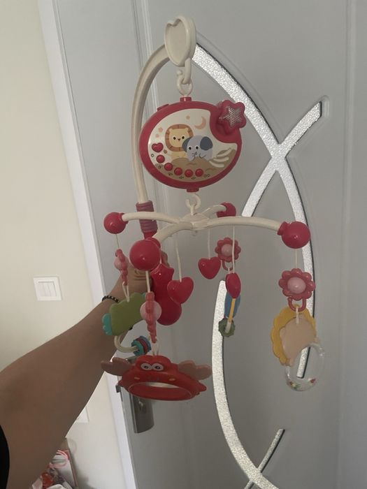 Музикална въртележка за кошара и дървено легло