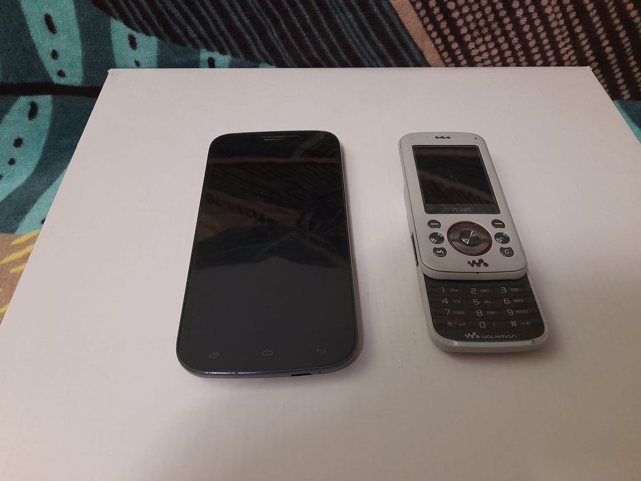 Telefon cu SIM standard Sony Ericsson W395 și Utok 500Q HD