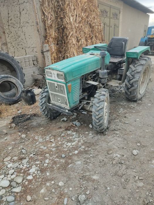 By 304 traktor sotiladi