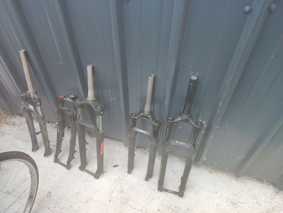 Se vand biciclete si suspensii