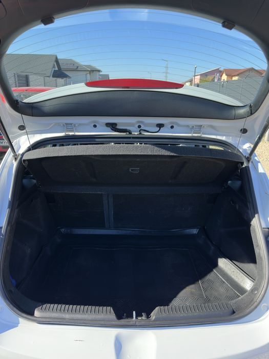 Hyundai i30 1.4 Benzină 100CP