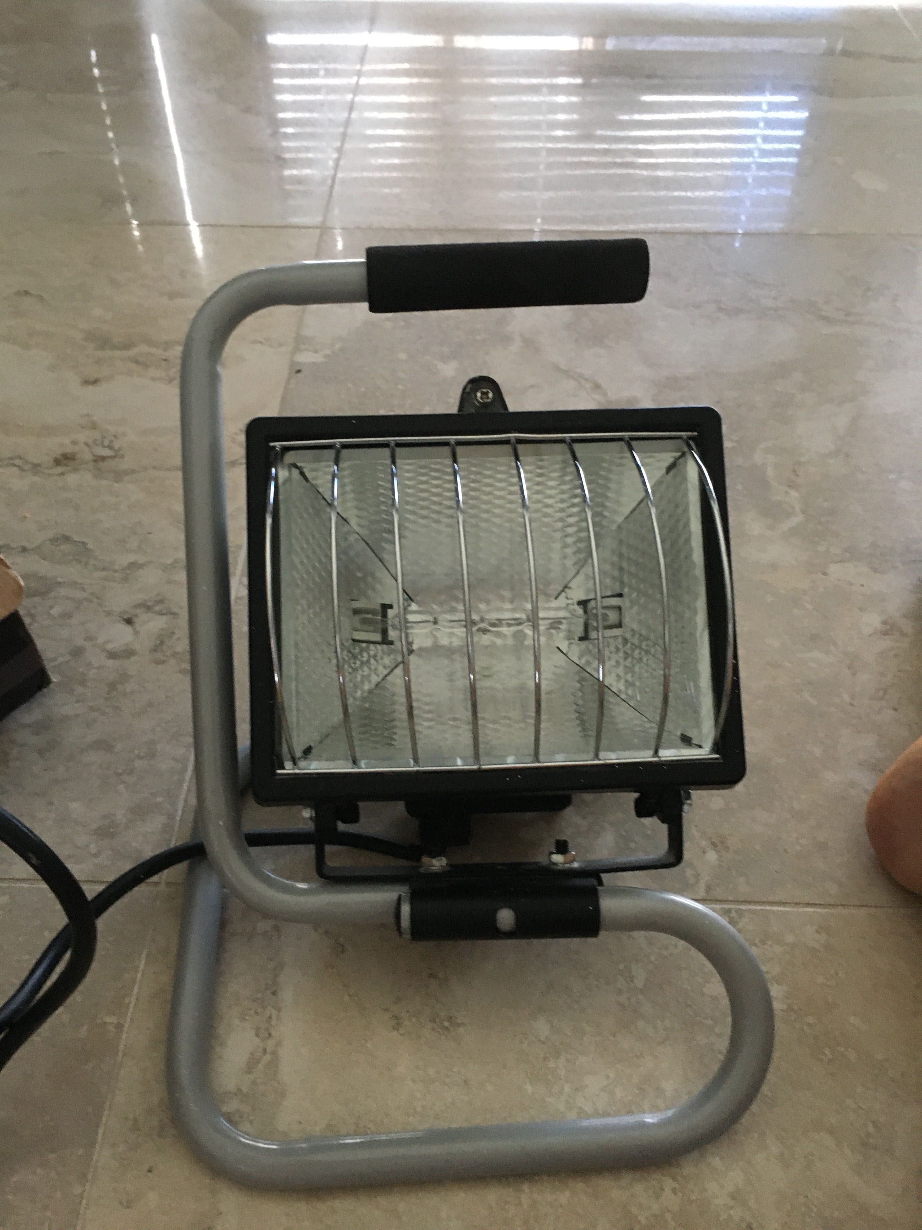 Lampa de constructii halogen pt exterior si interior