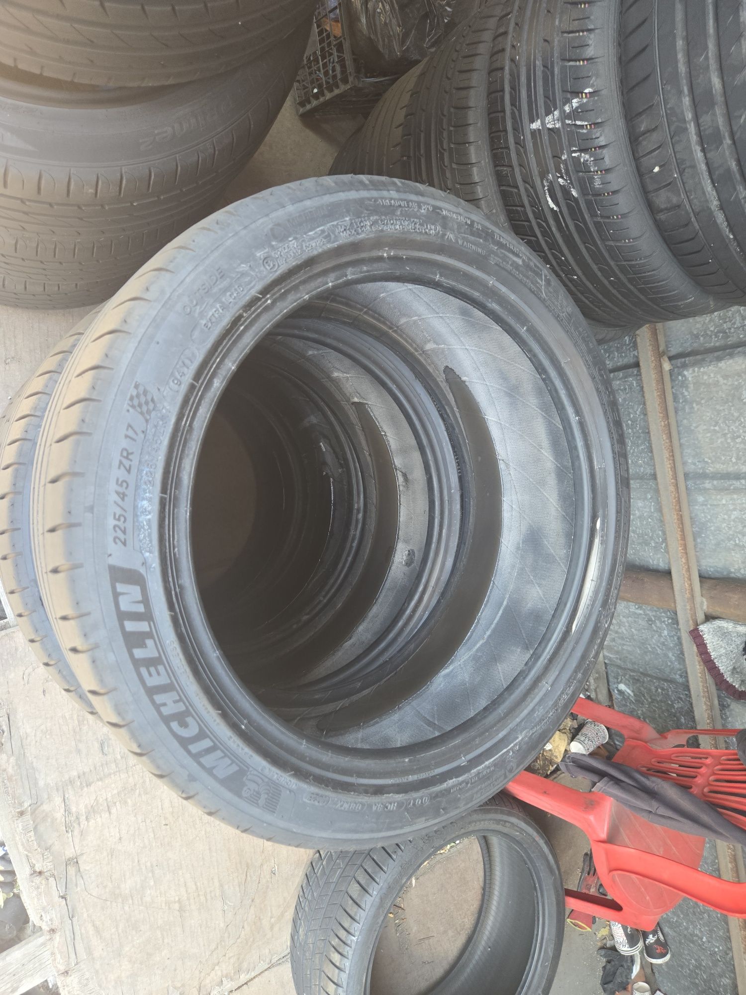 4бр. 225 45 17 Michelin летни.