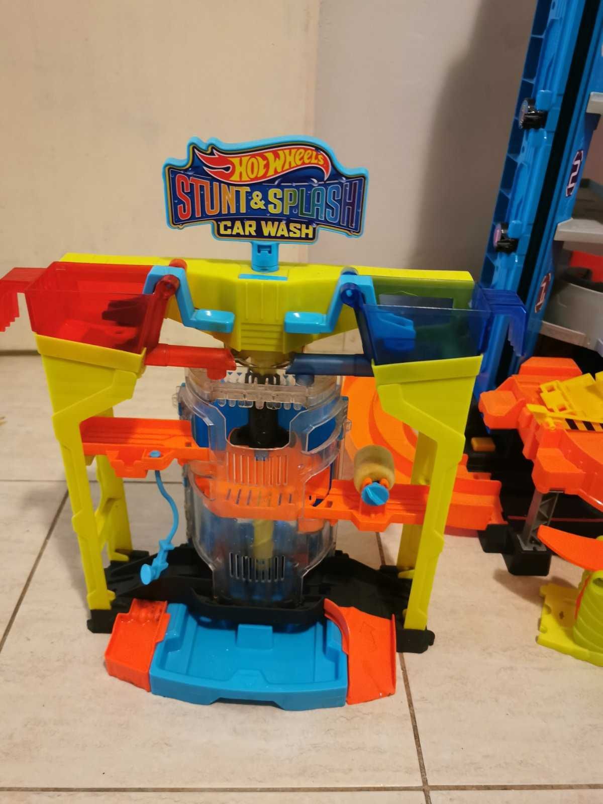 Hot wheels писти със колички