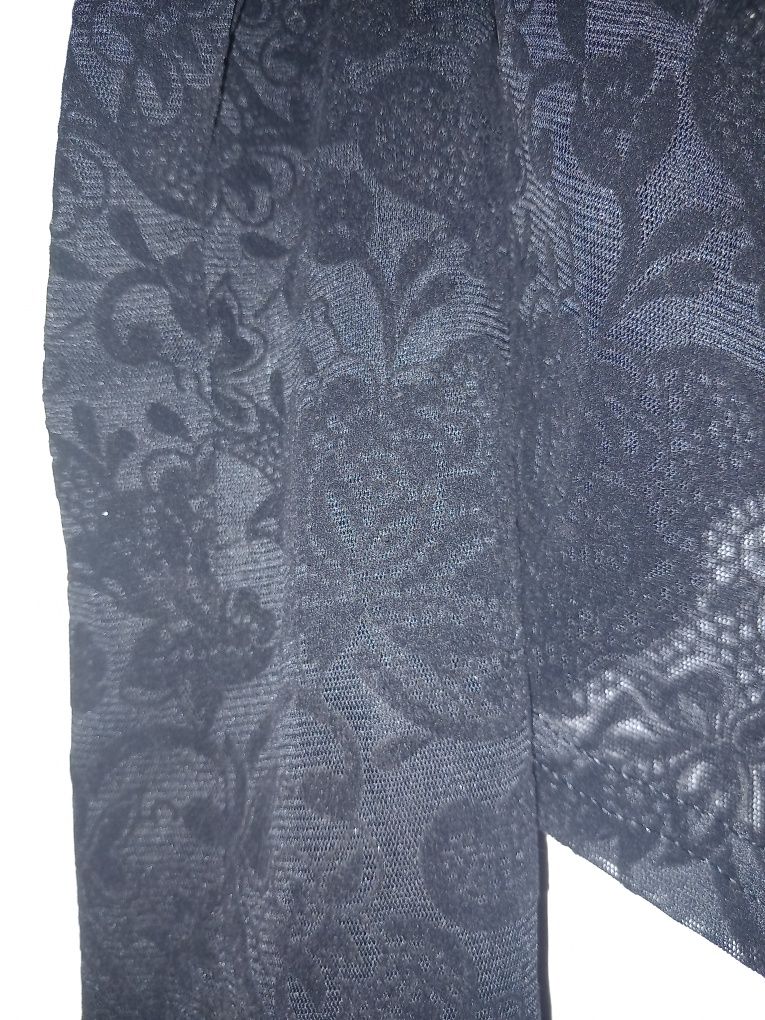 Bluza ocazie neagra cu pene naturale materialul dantelat noua măsură M