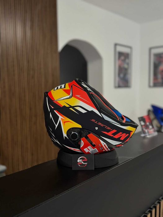 НОВА Каска MT Revenge 2 S ACOSTA A37 MATT