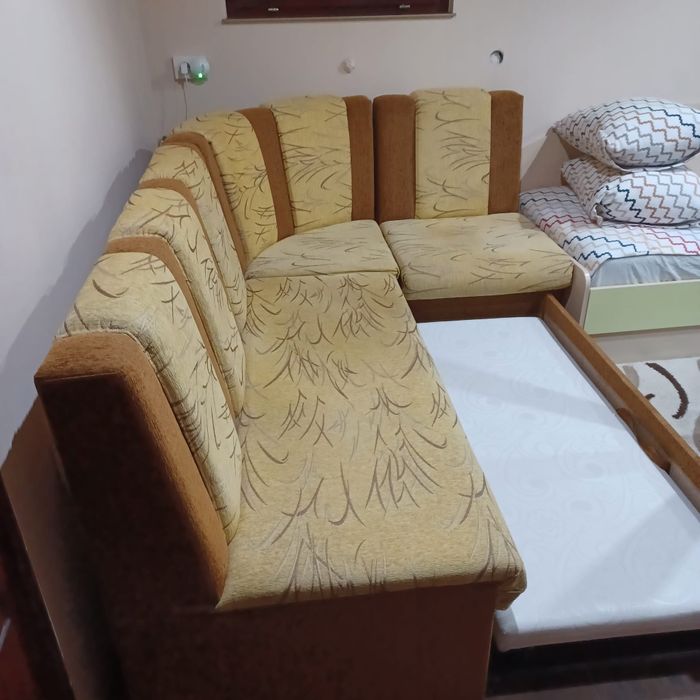 Разтегателен диван