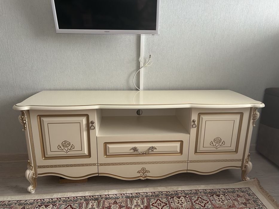 Продам ТВ Тумбу 160/45