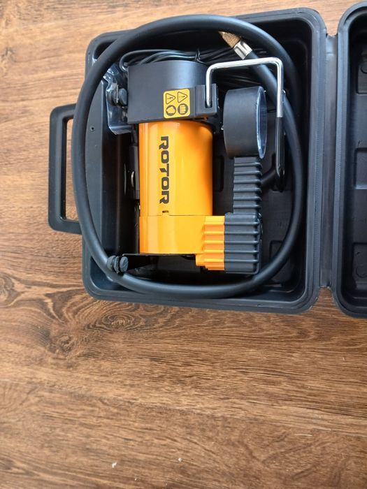 Compresor auto alimentare 12 V