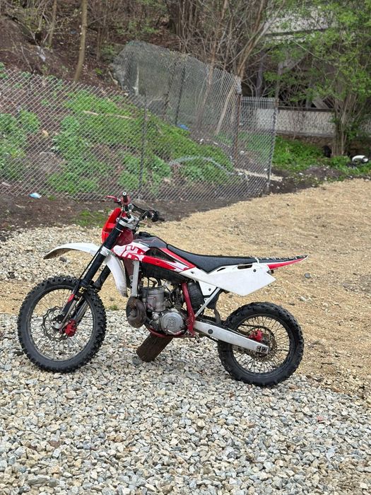 Vând enduro huqsvarna 300 powervalve