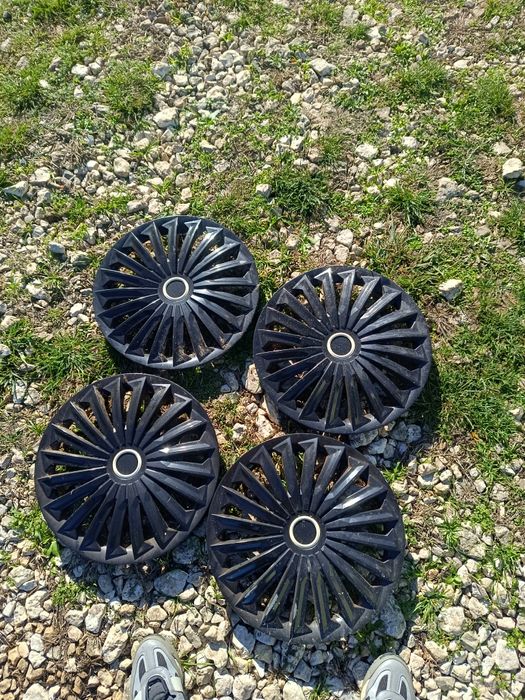 Capace roti pe 16 dimensiune