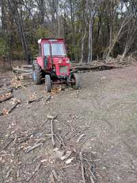 Vând tractor forestier