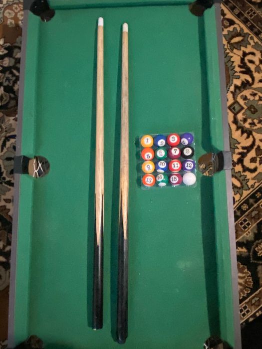 Vând mini masa de biliard,pentru copii