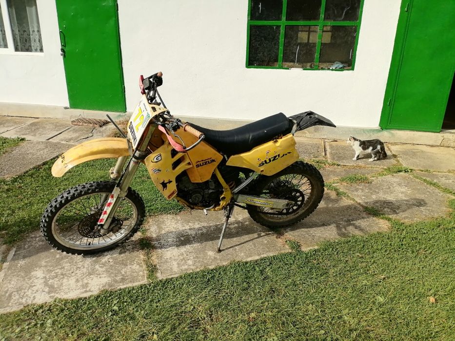 Suzuti rm 125 vand sau dezmembrez